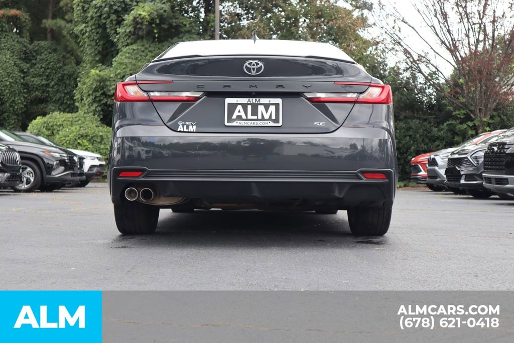 Used 2025 Toyota Camry SE image 7