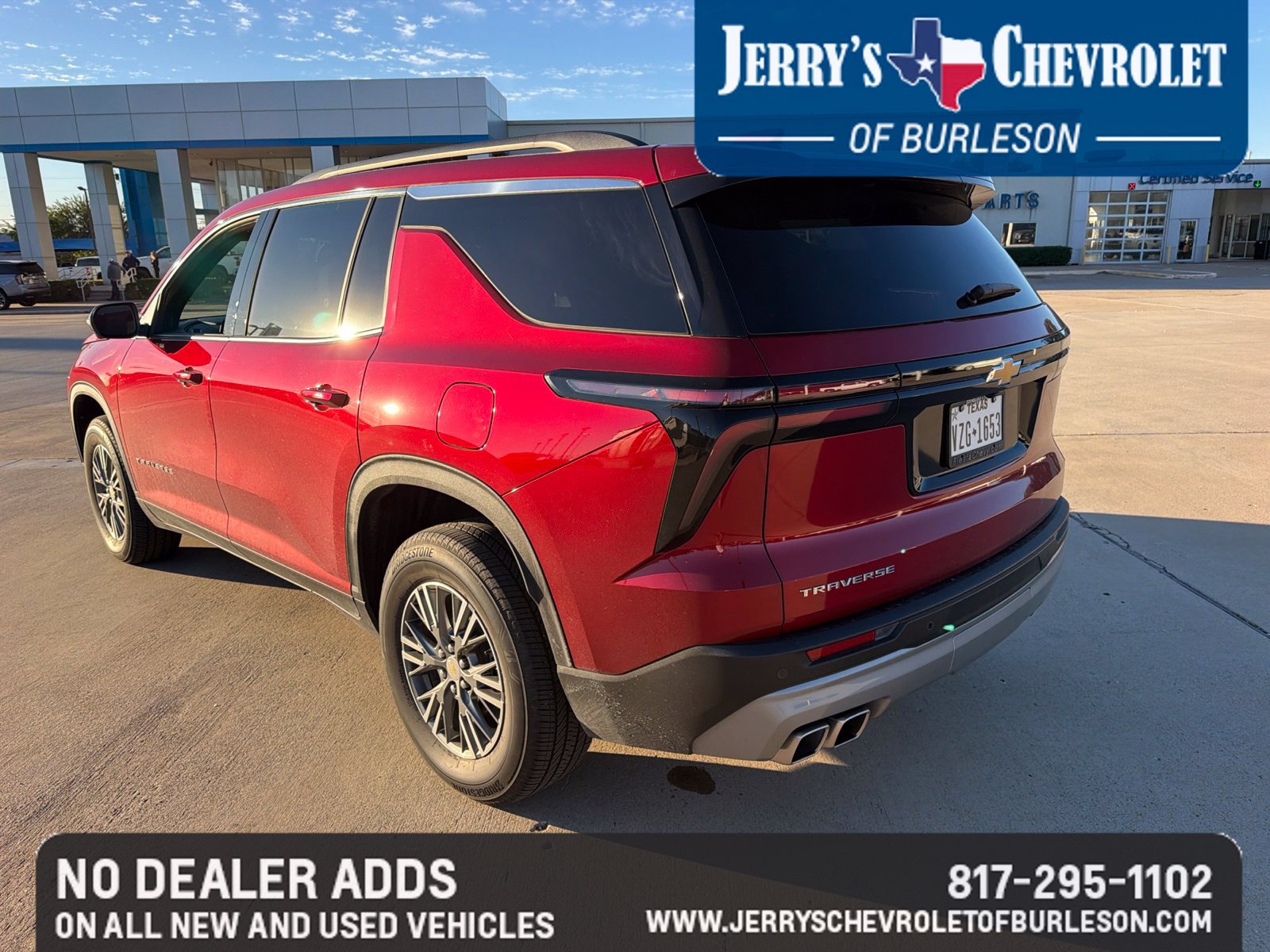 Used 2025 Chevrolet Traverse LT w/ Driver Confidence Package FWD image 8