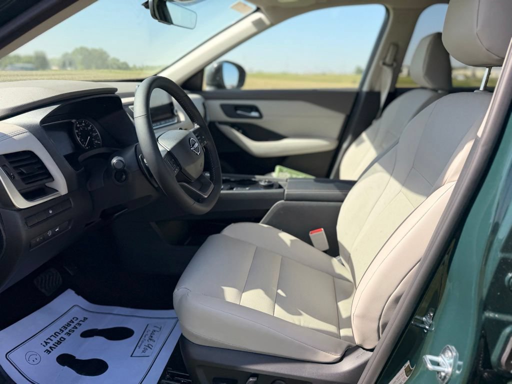 New 2026 Nissan Rogue Dark Armor AWD/4WD image 9
