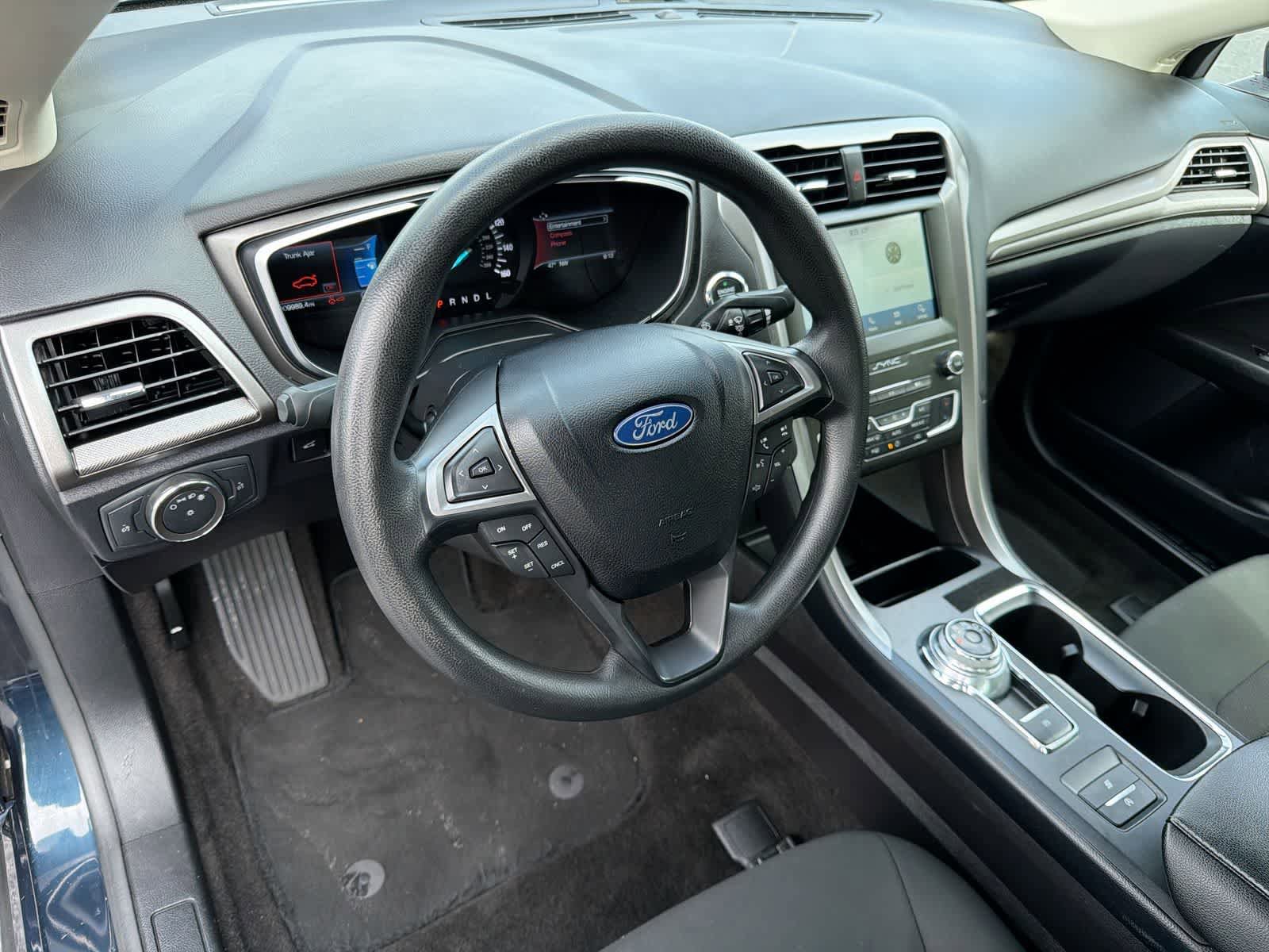 Used 2020 Ford Fusion SE FWD image 10