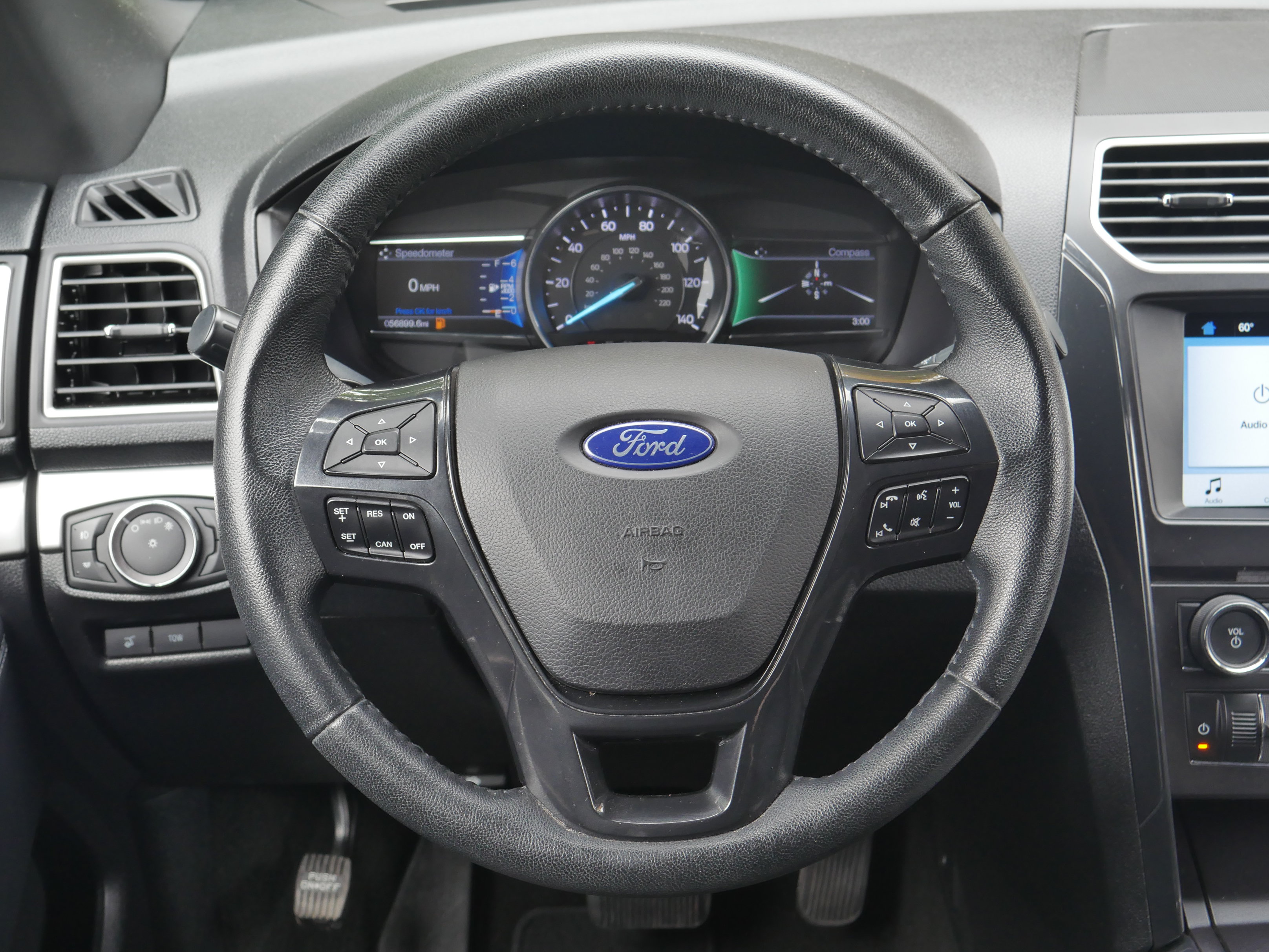 Used 2017 Ford Explorer XLT w/ Equipment Group 201A AWD/4WD image 6