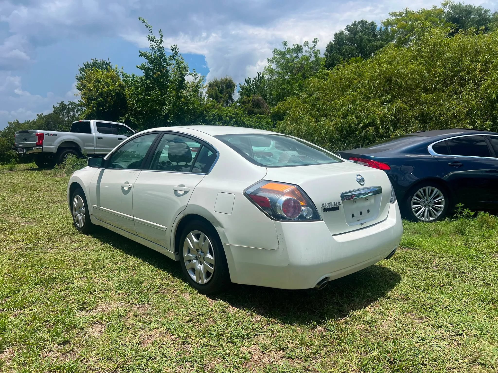 Used 2011 Nissan Altima 2.5 FWD image 1