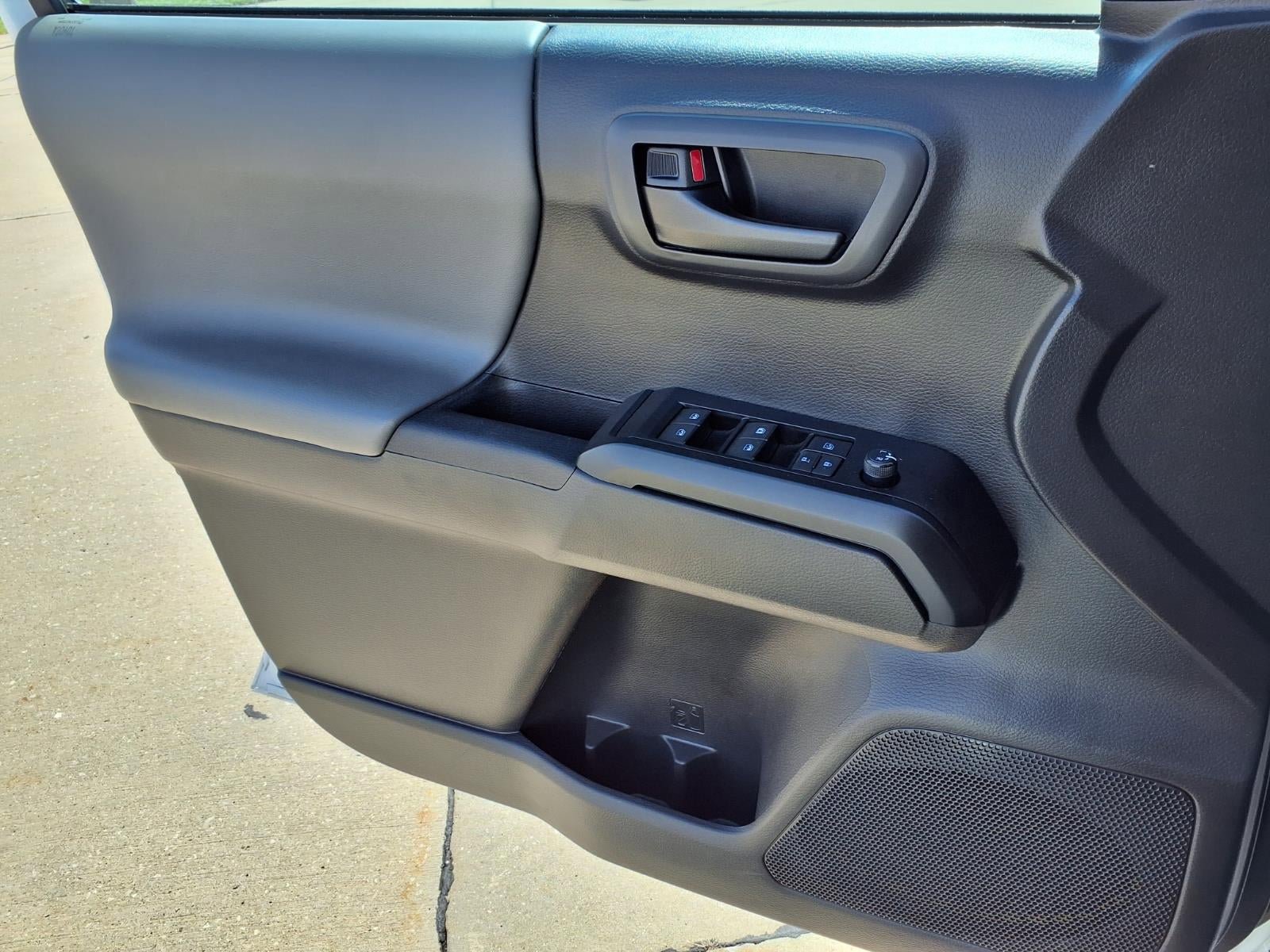 Used 2023 Toyota Tacoma SR AWD/4WD image 17
