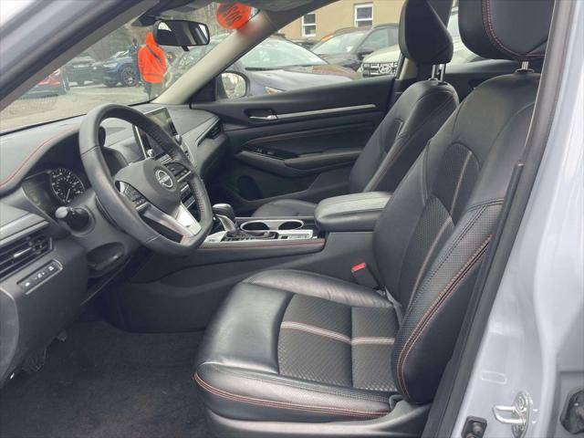 Used 2023 Nissan Altima 2.5 SR image 14