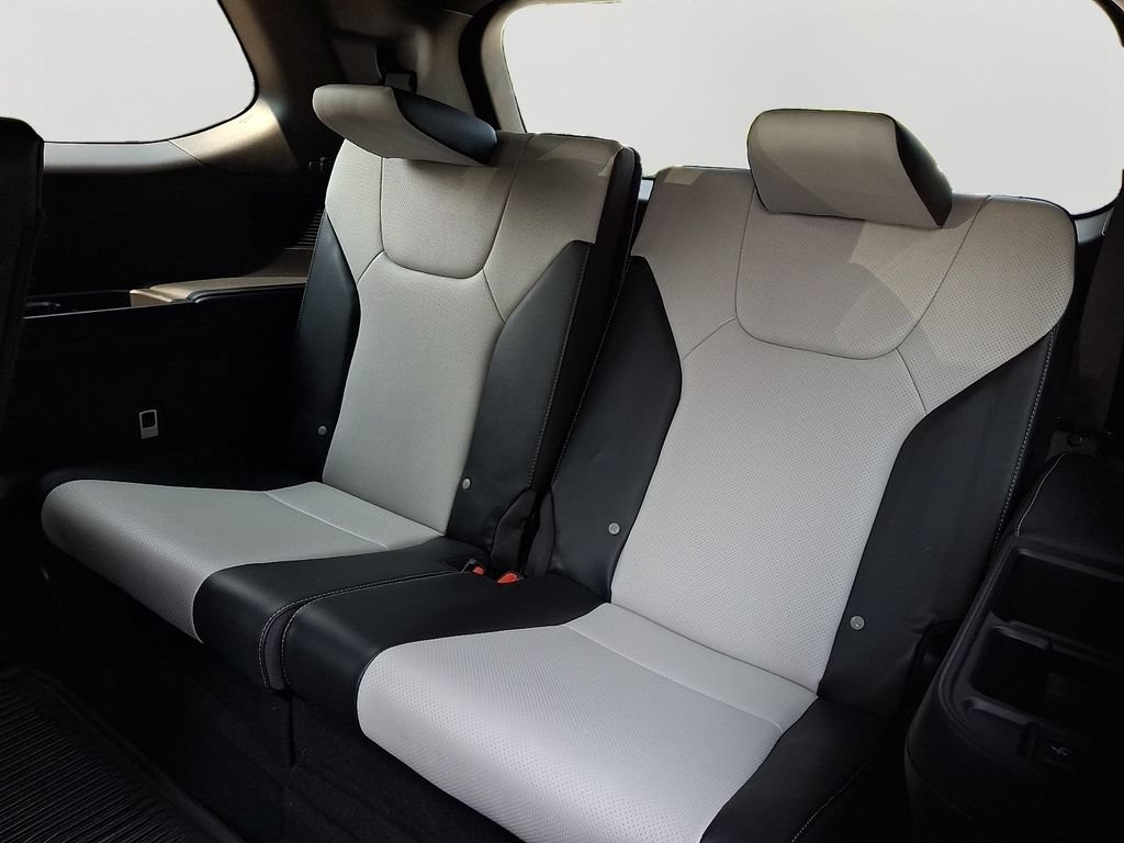 Used 2024 Lexus TX 500h AWD w/ Technology Package image 11
