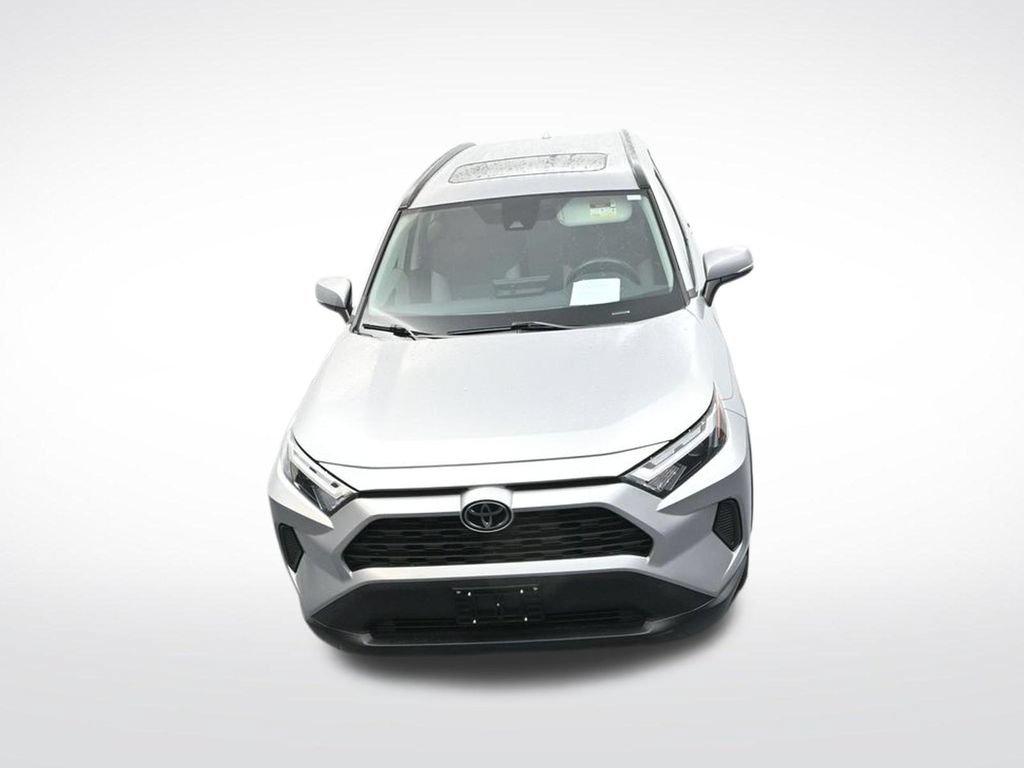 Used 2025 Toyota RAV4 XLE w/ Convenience Package FWD image 24