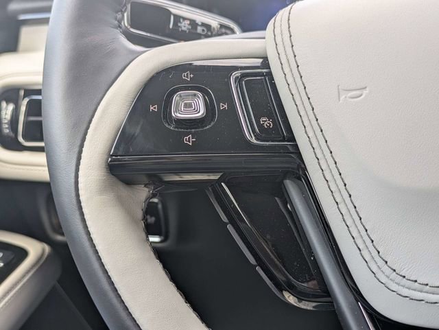 Used 2025 Lincoln Aviator Reserve image 27