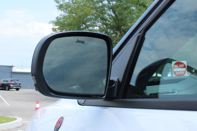 Used 2025 Jeep Compass Trailhawk w/ Trailhawk Convenience Group AWD/4WD image 8