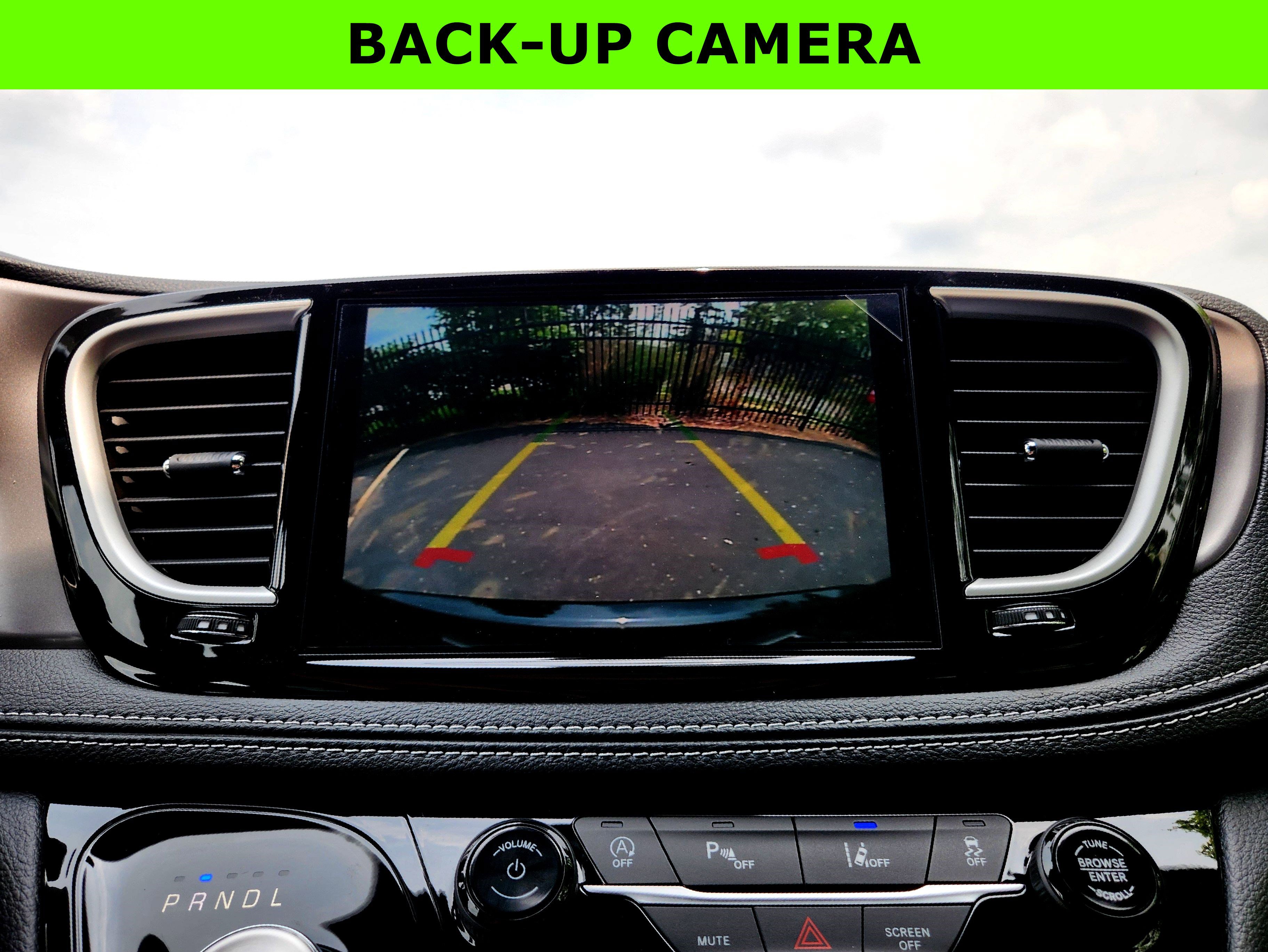 New 2025 Chrysler Pacifica Select w/ Uconnect Theater Family Group image 24