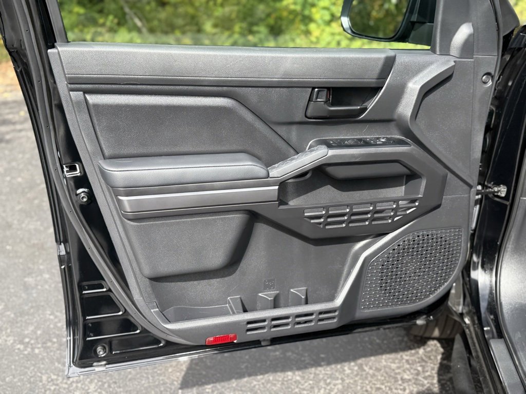 Certified 2025 Toyota Tacoma SR5 image 10