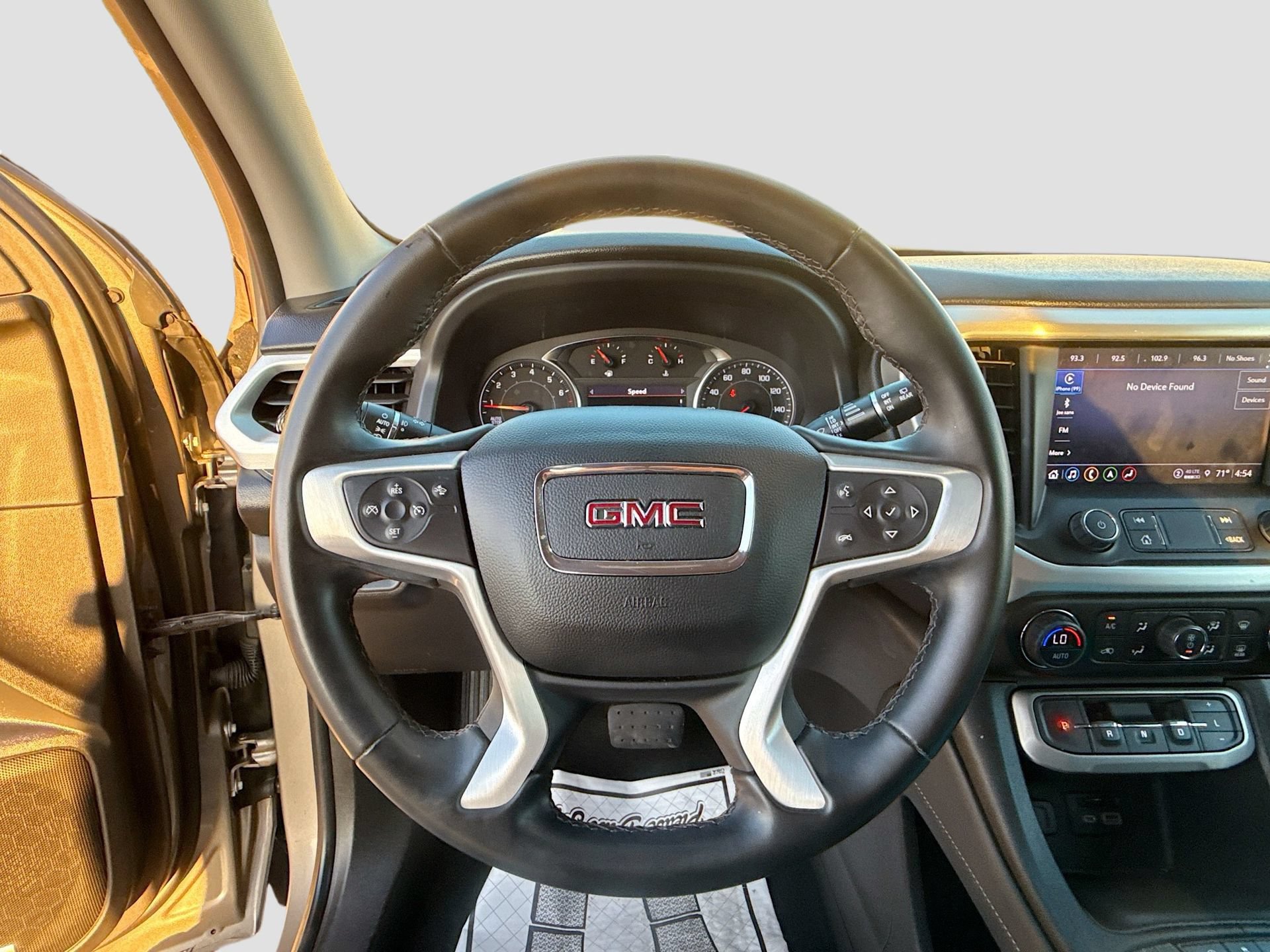 Used 2023 GMC Acadia SLT AWD/4WD image 12