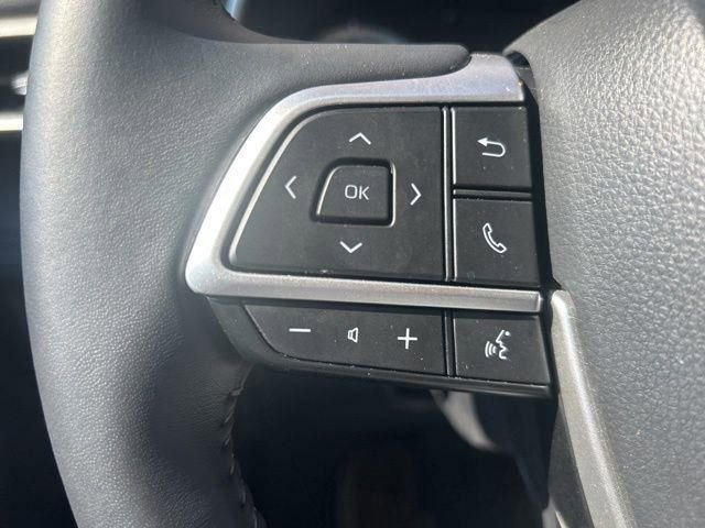 Used 2025 Toyota Highlander XLE image 36