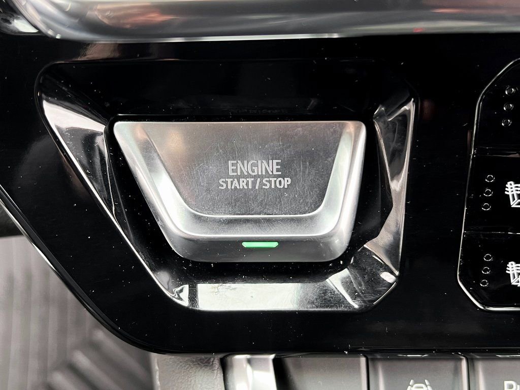 Used 2025 GMC Sierra 1500 Denali image 8