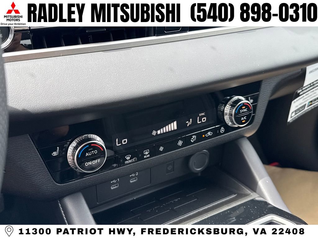 New 2026 Mitsubishi Outlander SE image 10