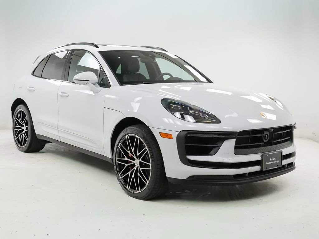 Certified 2025 Porsche Macan S image 8