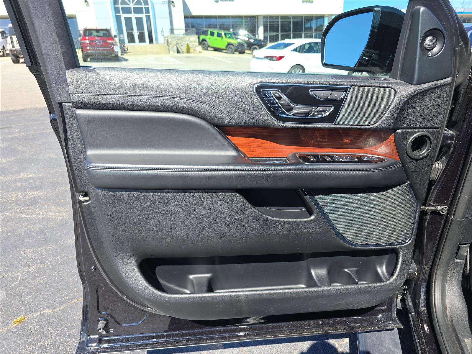 Used 2021 Lincoln Navigator L Reserve image 19