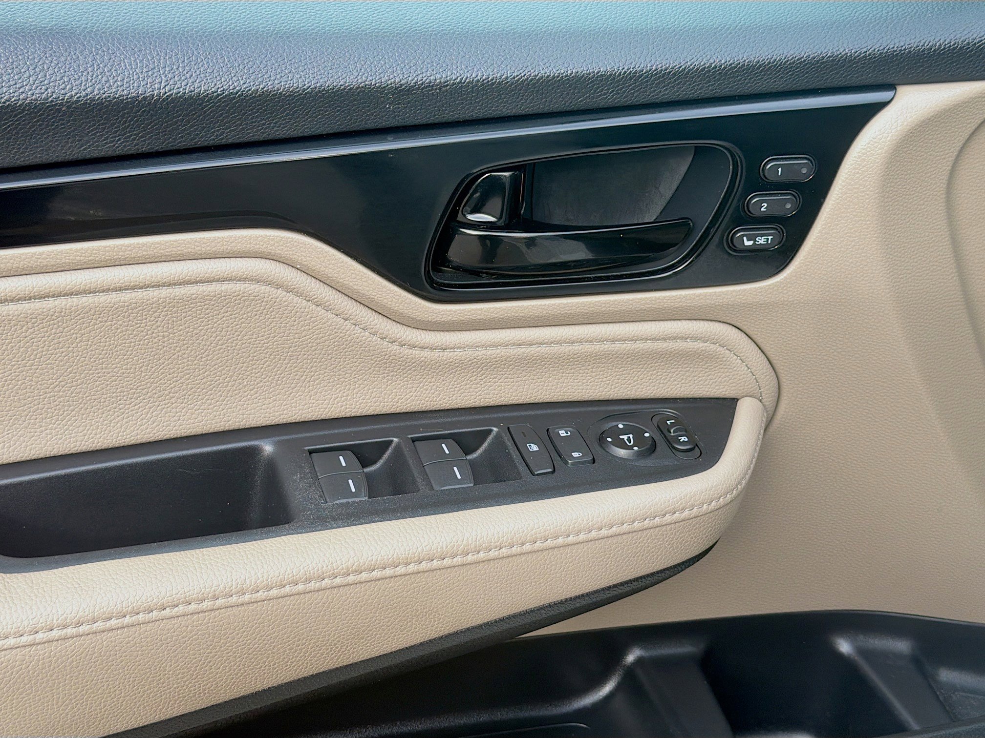 Certified 2023 Honda Odyssey Touring image 18