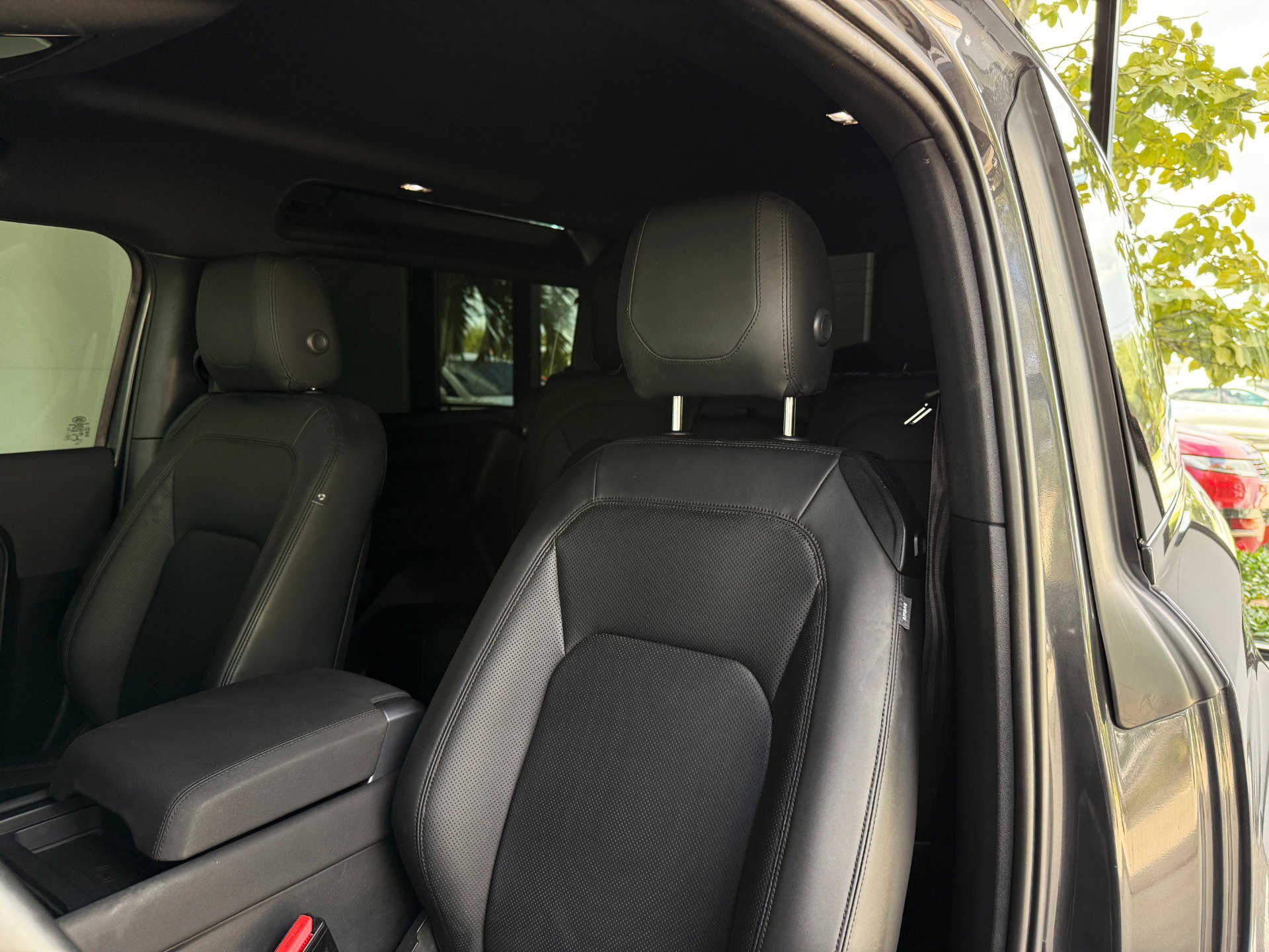 Used 2023 Land Rover Defender 90 S image 21