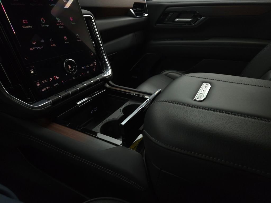 Used 2025 GMC Yukon Denali image 31