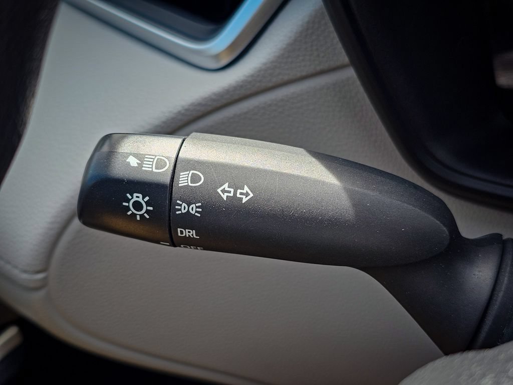 Used 2023 Toyota Corolla Cross L AWD/4WD image 16