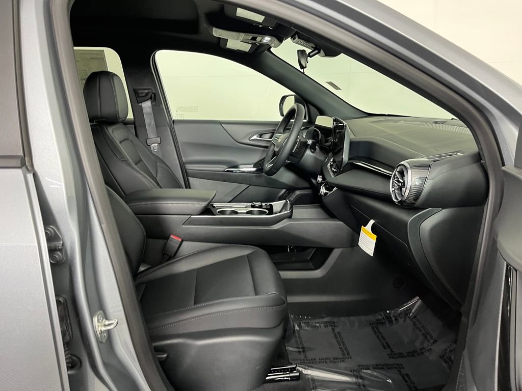 New 2026 Chevrolet Equinox LT w/ Convenience Package II image 13