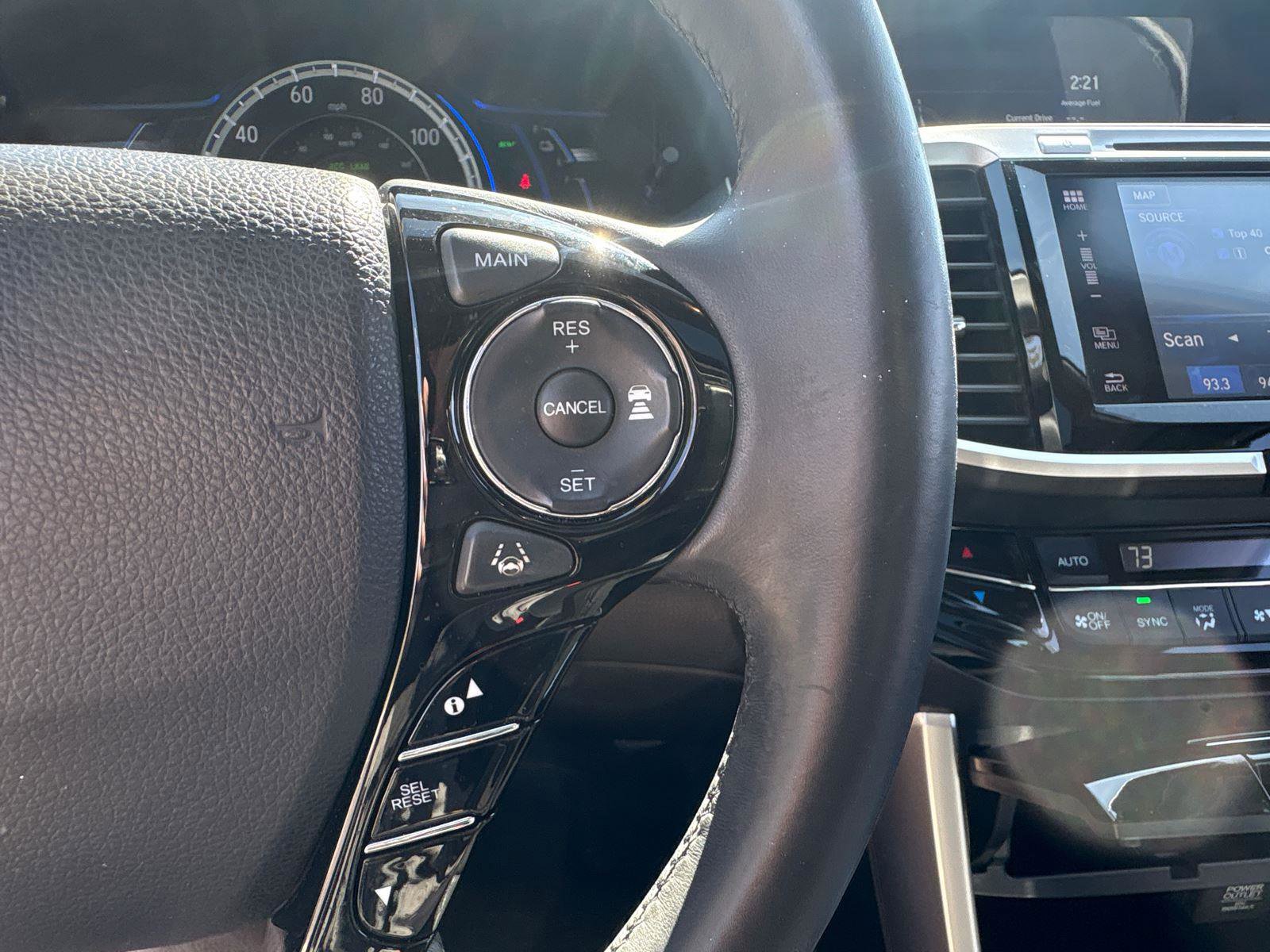 Used 2017 Honda Accord Touring image 22