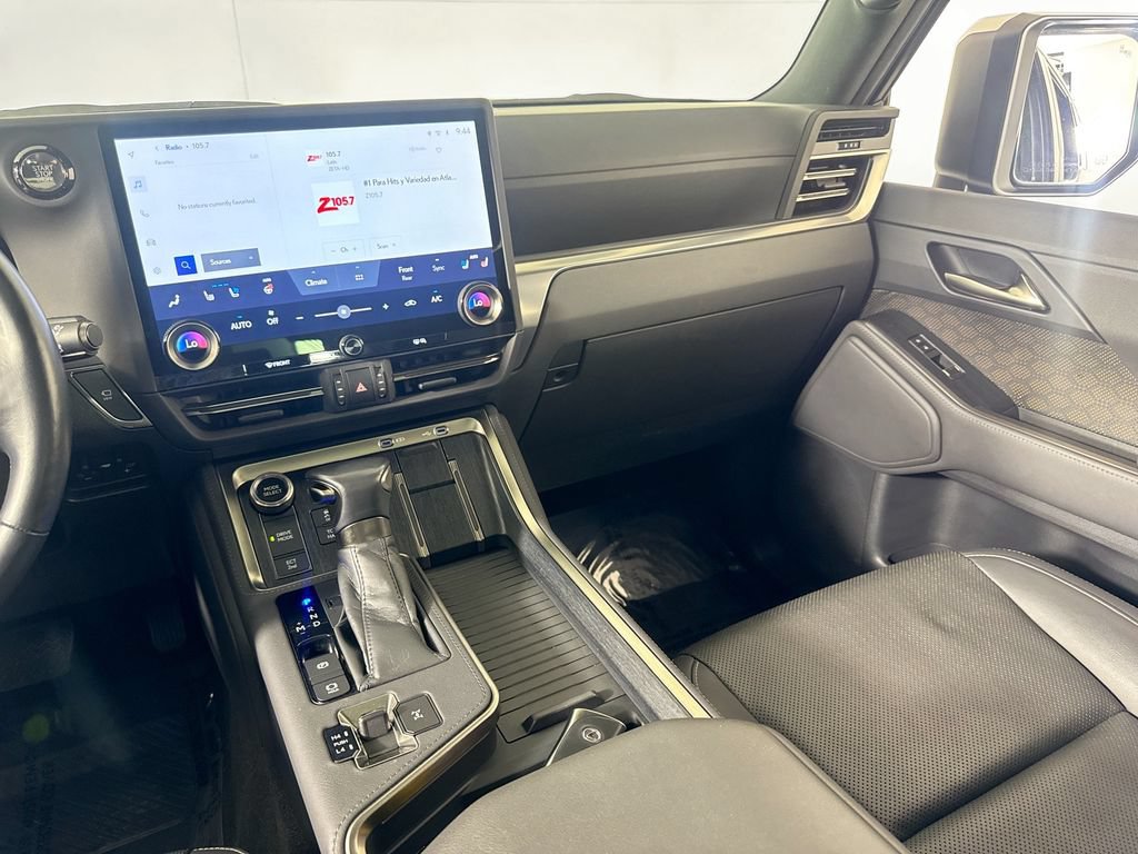 Used 2024 Lexus GX 550 w/ Cold Area Package AWD/4WD image 28