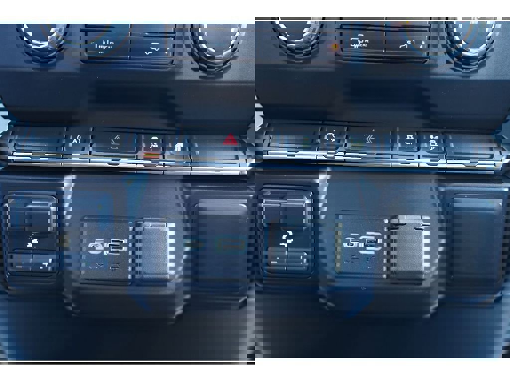 Used 2020 Chevrolet Silverado 1500 LT w/ Remote Start Package image 21