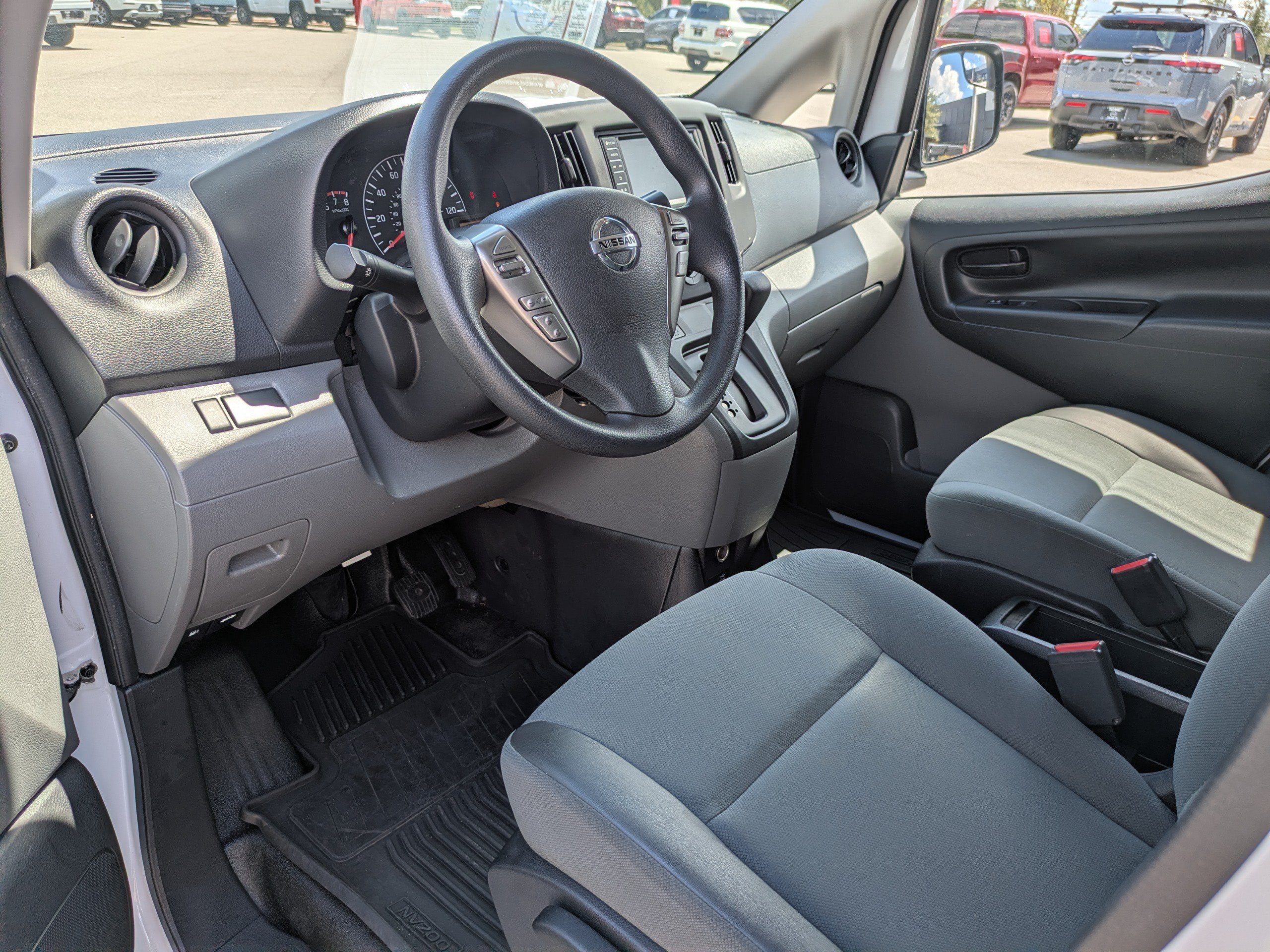 Used 2020 Nissan NV200 S w/ Sliding Glass Door Package FWD image 15