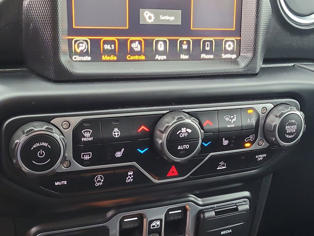 Certified 2023 Jeep Wrangler Sahara w/ Cold Weather Group image 24