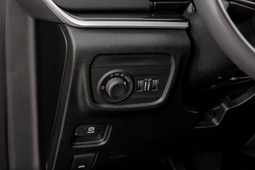 Used 2023 Jeep Grand Cherokee L Laredo image 37