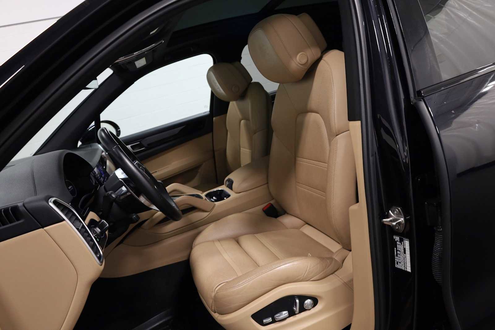 Used 2019 Porsche Cayenne image 5