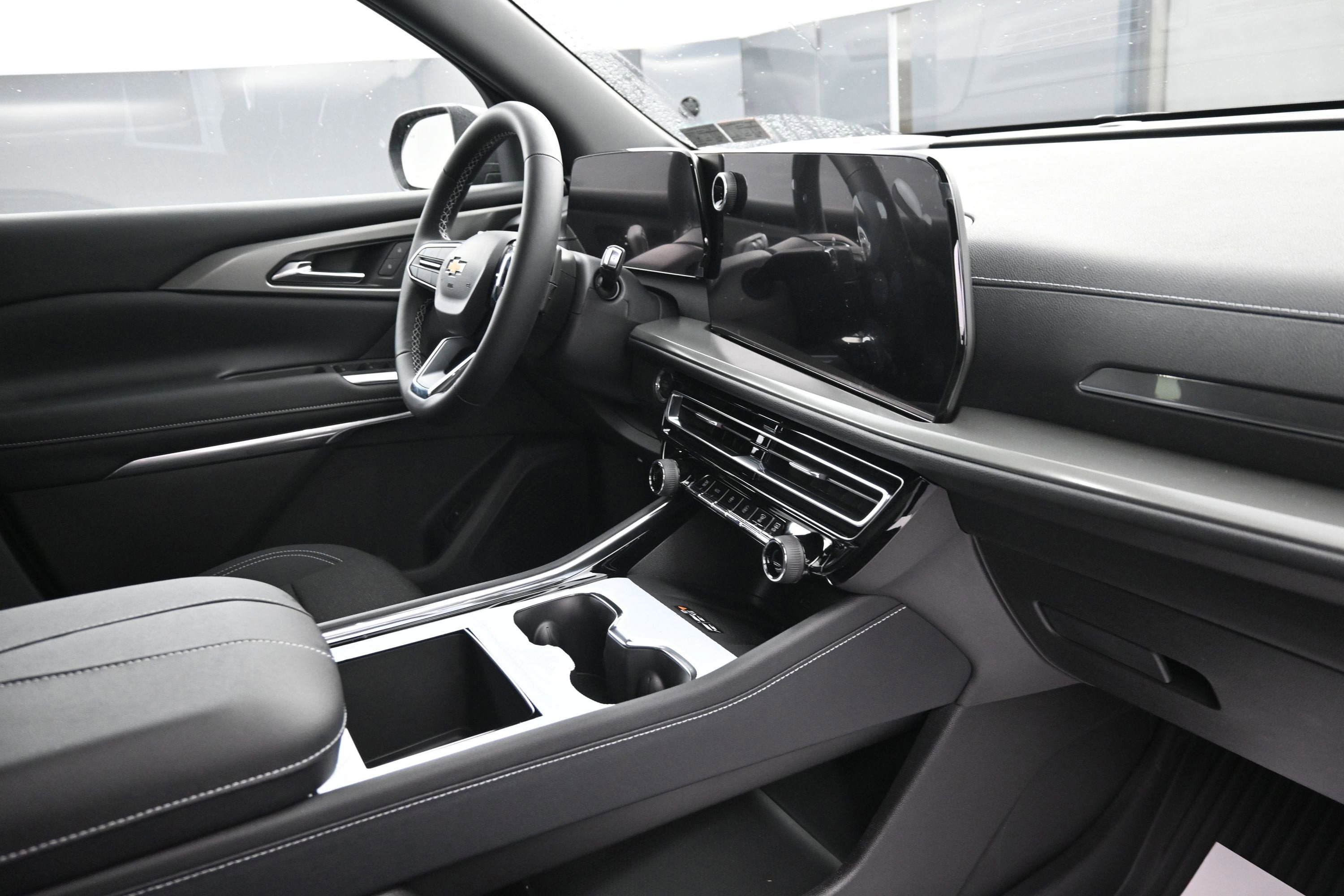 New 2026 Chevrolet Traverse LT FWD image 31