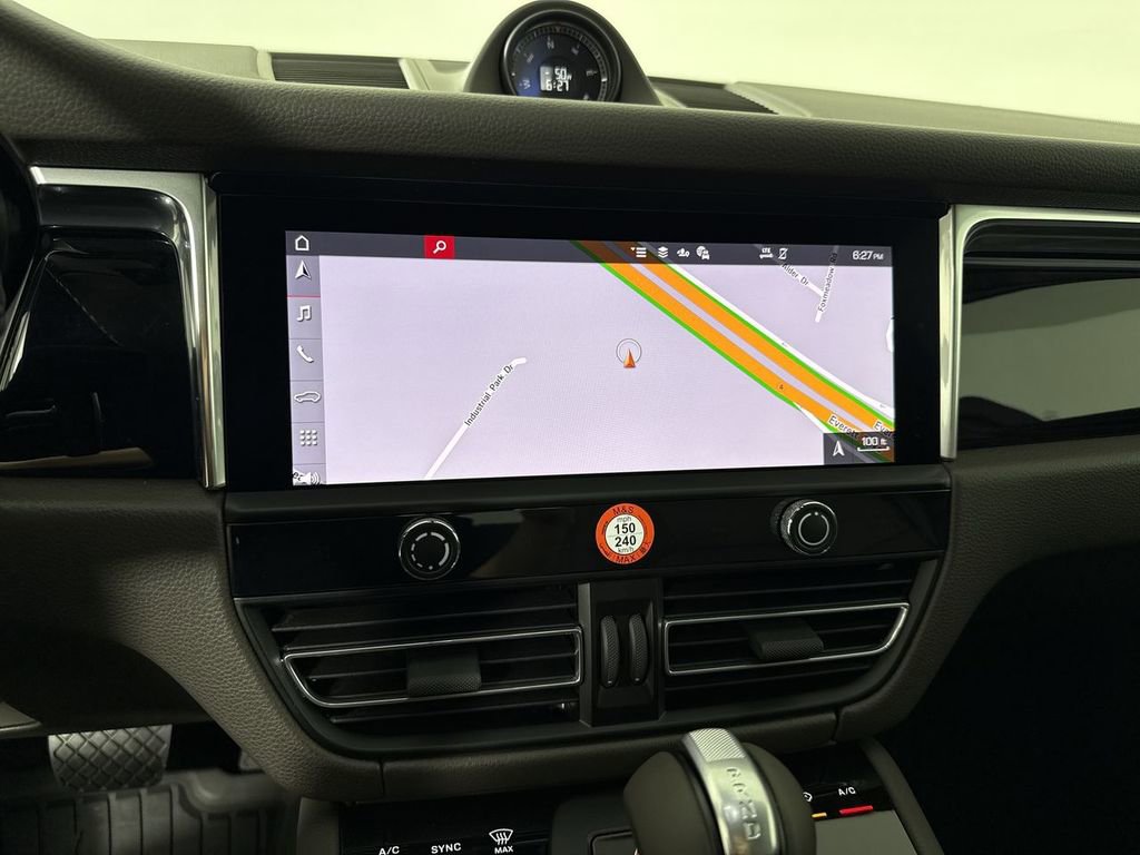 New 2026 Porsche Macan AWD/4WD image 27