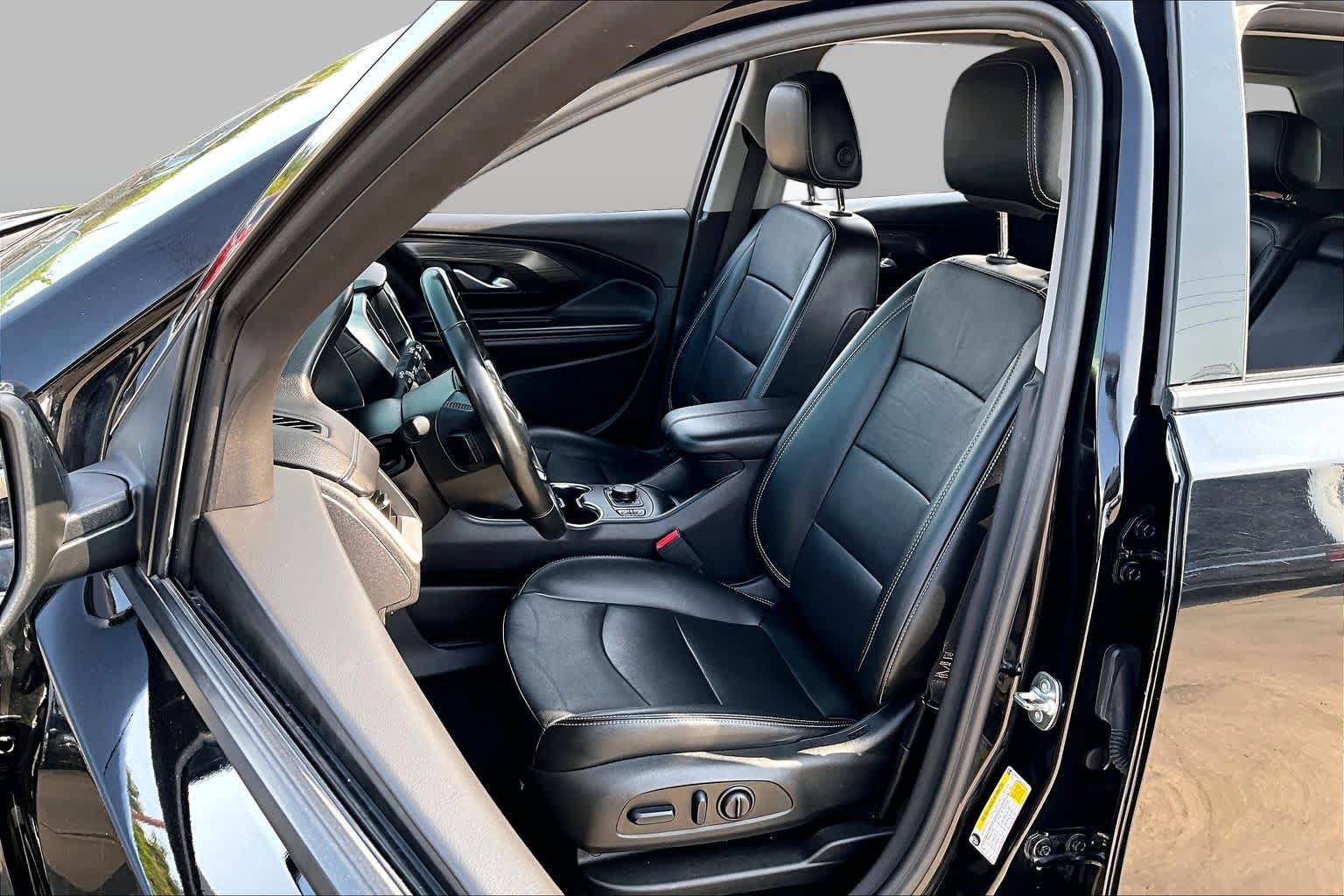 Used 2024 GMC Terrain SLT AWD/4WD image 8