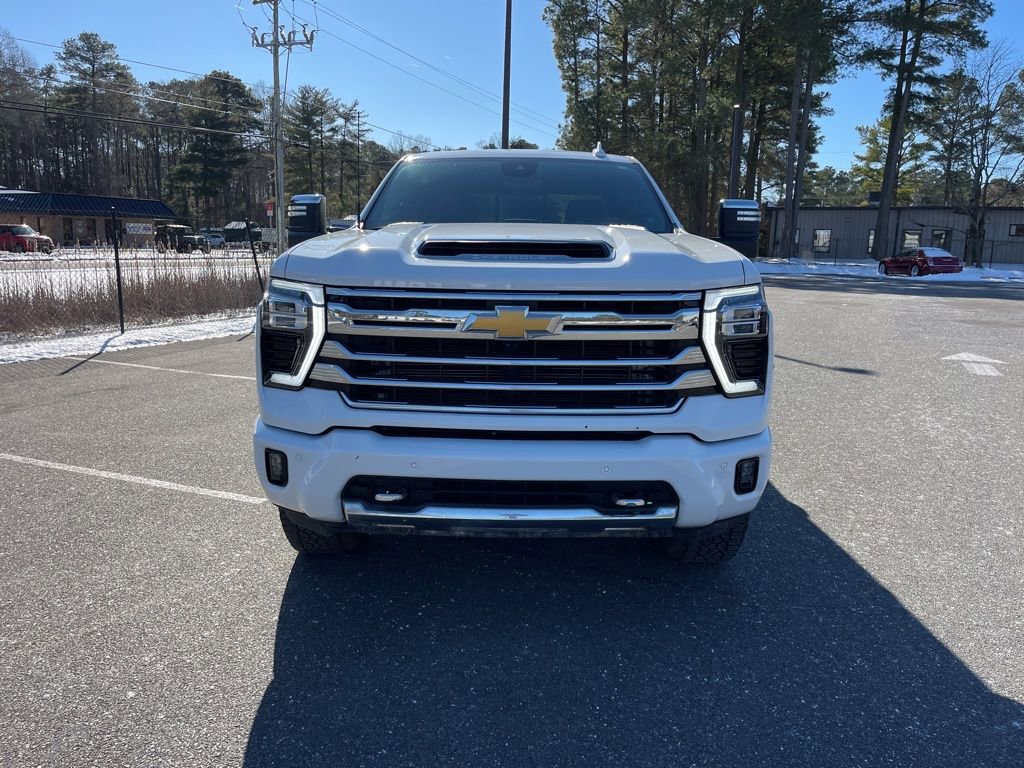 Used 2024 Chevrolet Silverado 2500 High Country w/ Technology Package image 3