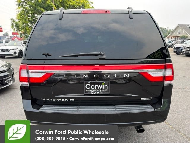 Used 2015 Lincoln Navigator L 4WD w/ Equipment Group 101A Reserve image 6