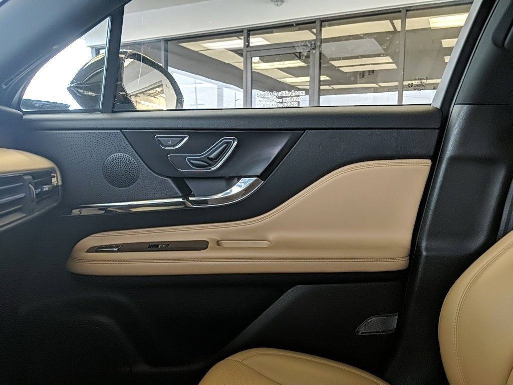 Certified 2023 Lincoln Corsair Reserve w/ Equipment Group 201A image 21