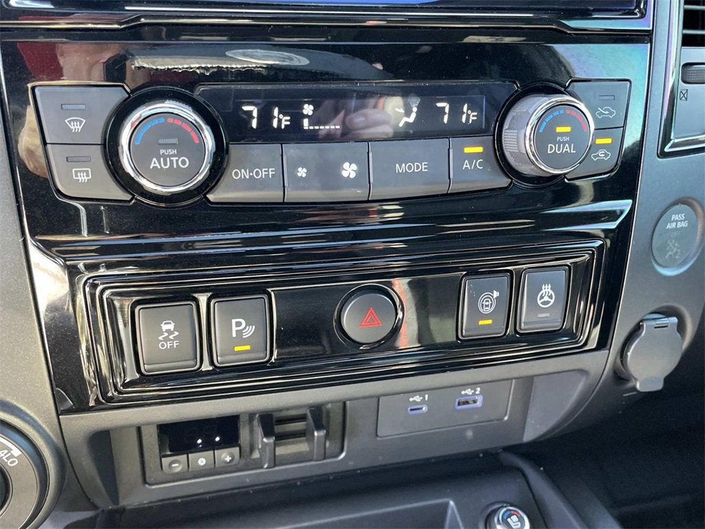 Used 2024 Nissan Titan PRO-4X w/ Pro-4x Convenience Package image 32