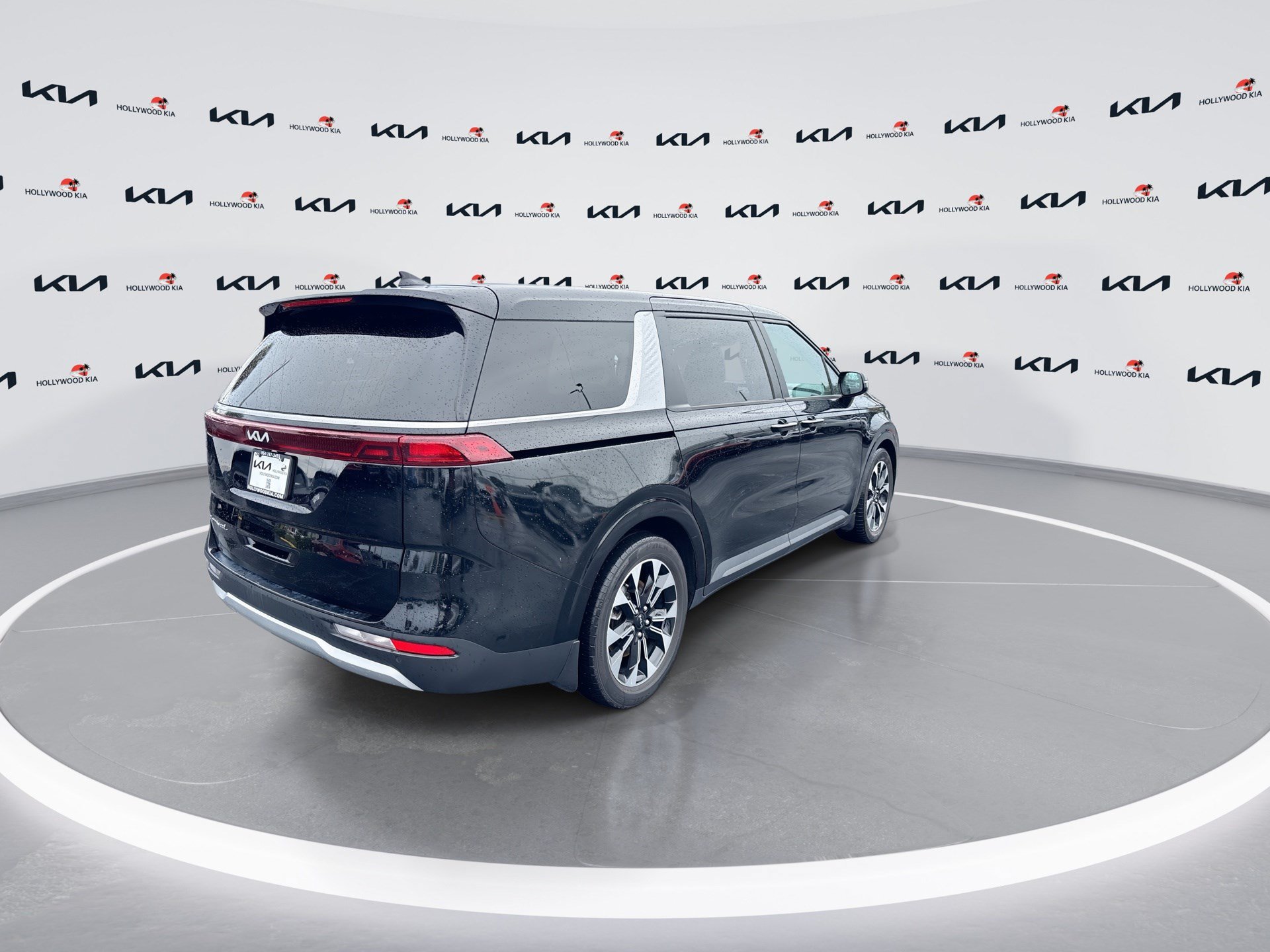 Used 2022 Kia Carnival EX FWD image 8