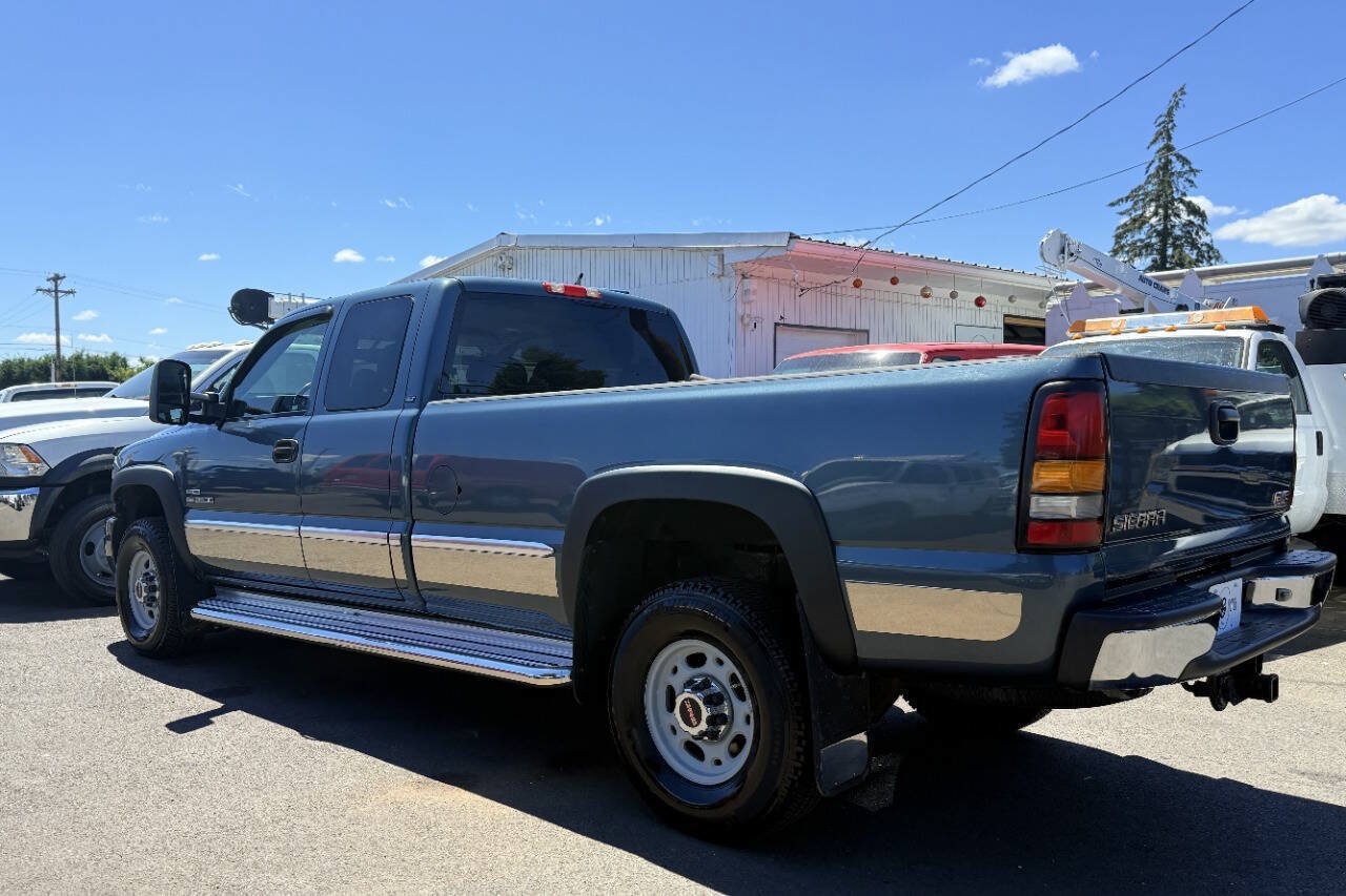 Used 2007 GMC Sierra 3500 SLT RWD image 4