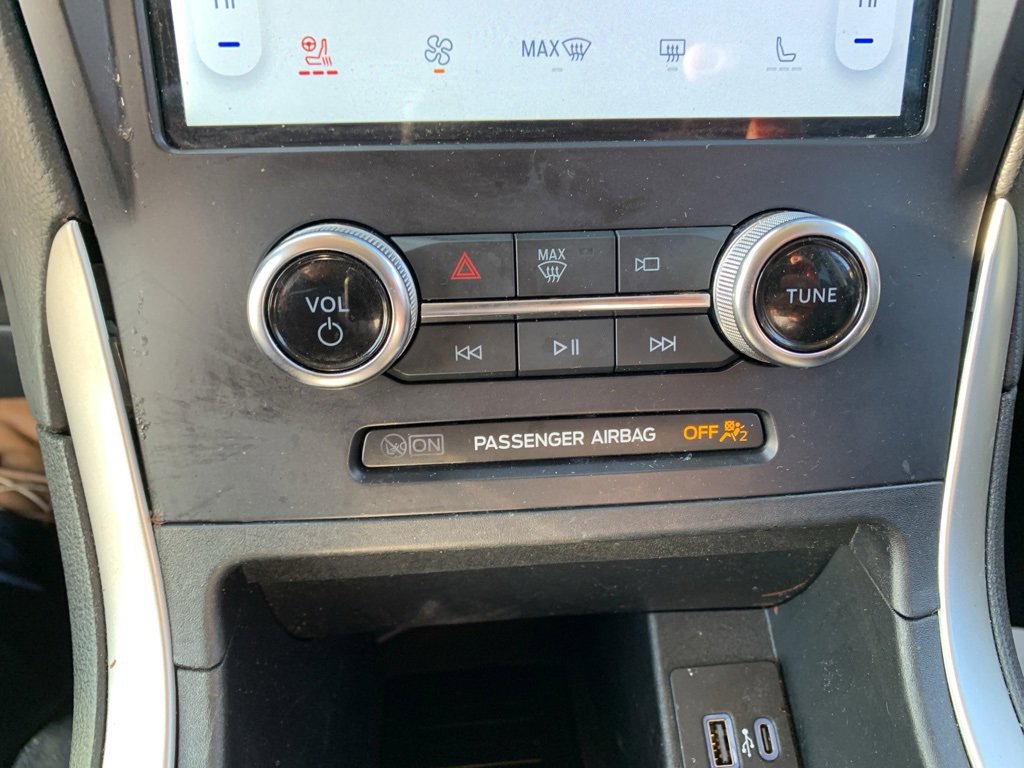 Used 2024 Ford Edge SEL w/ Convenience Package image 25