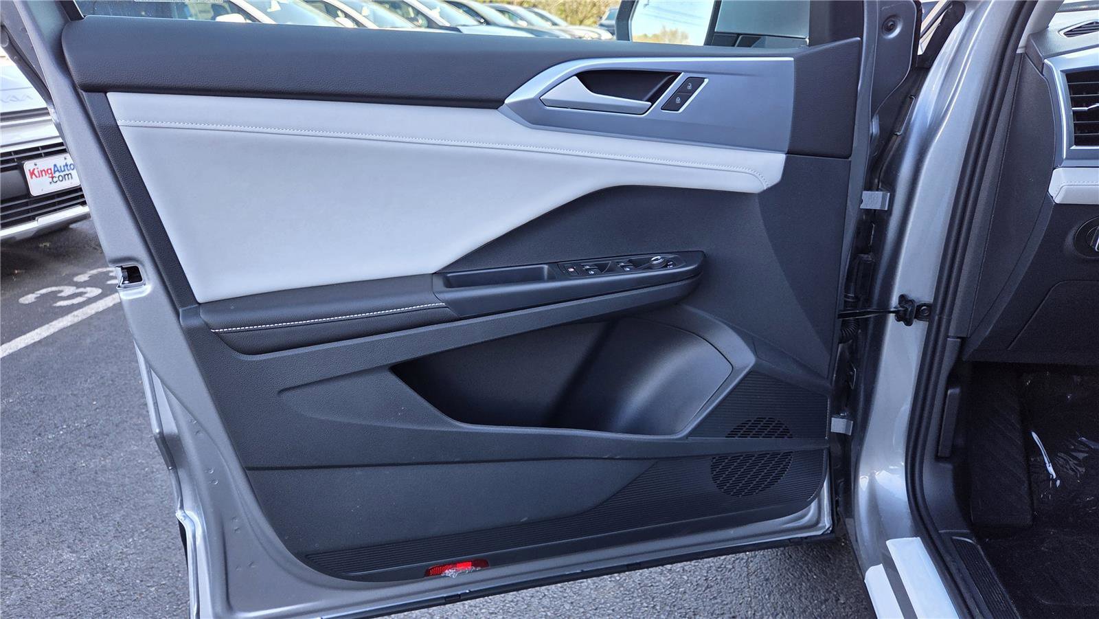 New 2026 Volkswagen Taos SE image 11