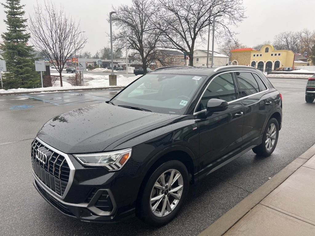 Used 2023 Audi Q3 2.0T Premium image 45