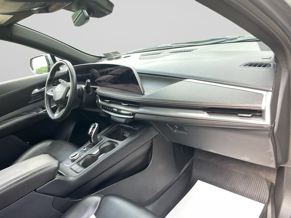 Certified 2024 Cadillac XT4 Premium Luxury w/ Cold Weather Package AWD/4WD image 10
