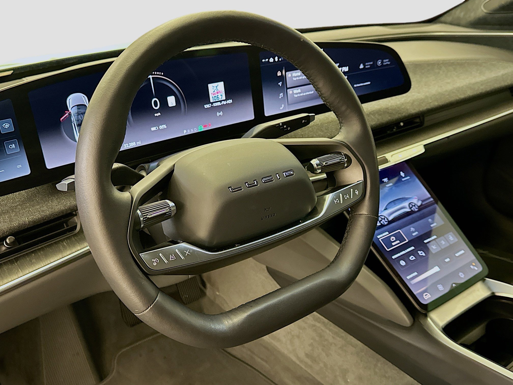 Used 2024 Lucid Air Touring image 18