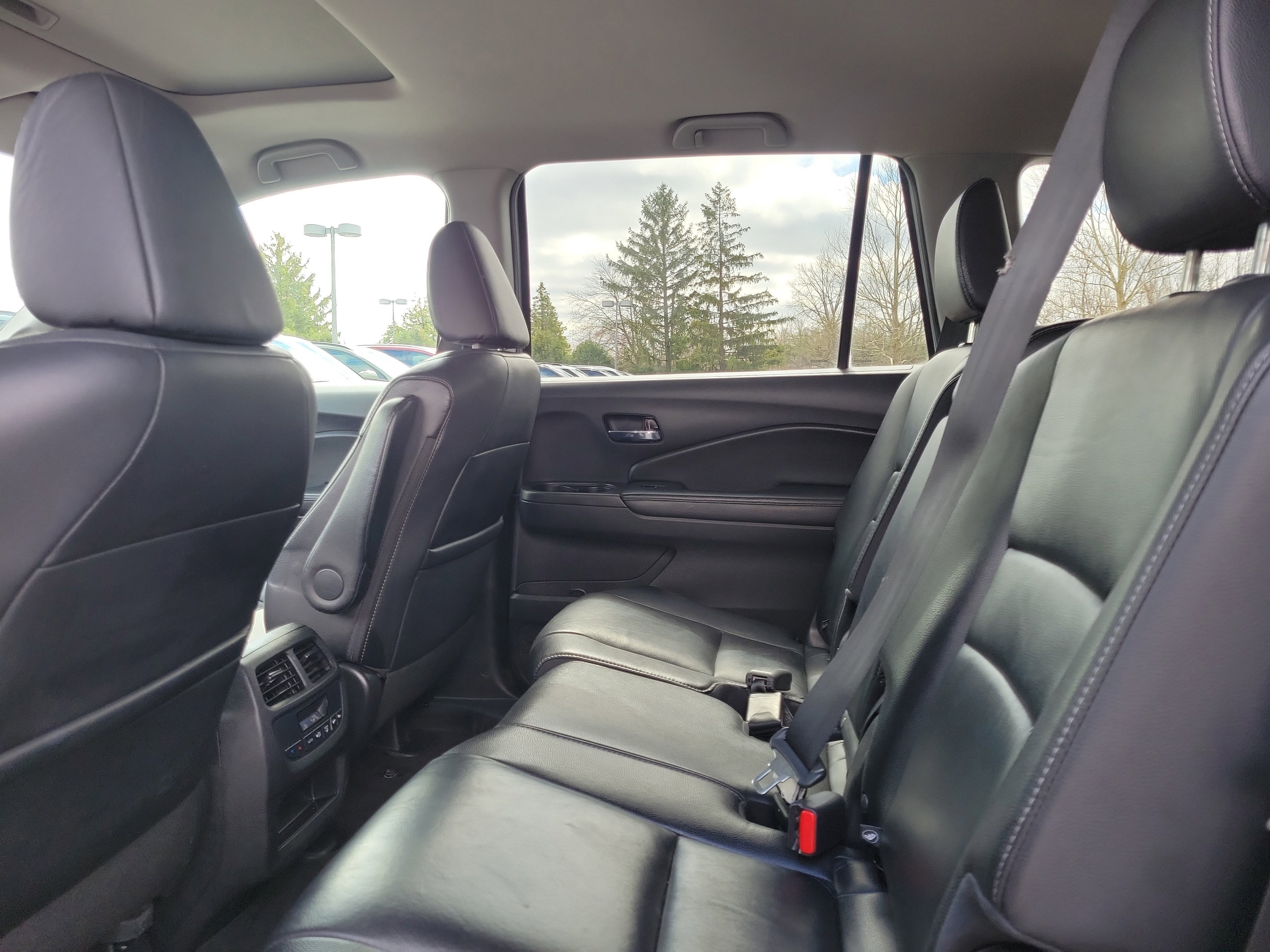 Used 2017 Honda Pilot EX-L image 11