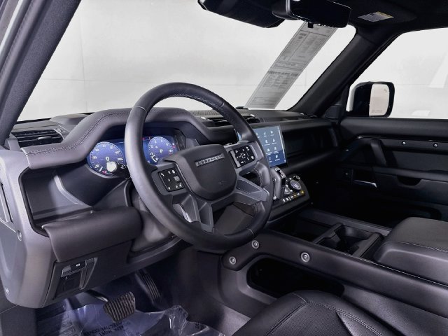 Certified 2025 Land Rover Defender 130 X-Dynamic SE AWD/4WD image 9