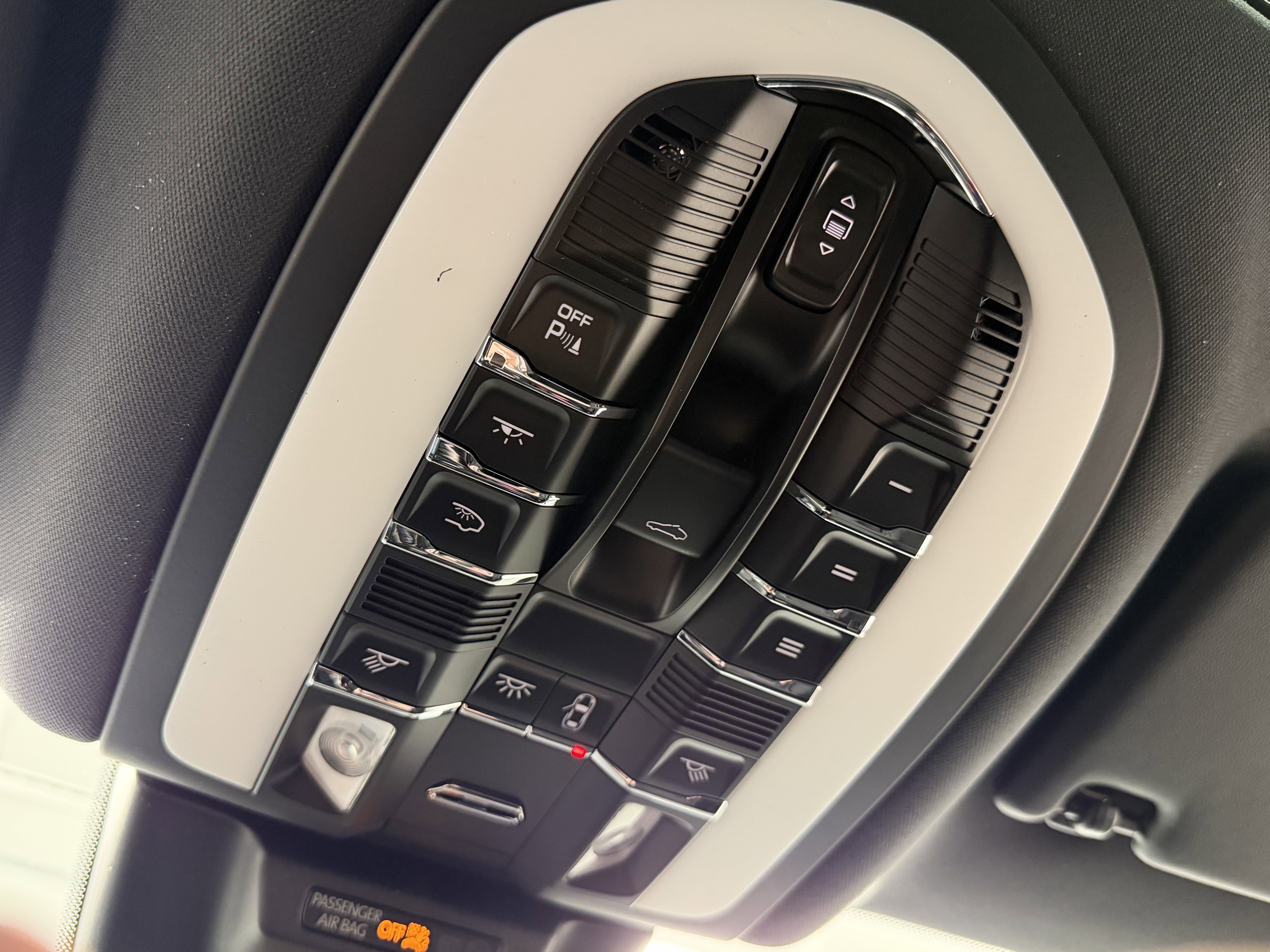 New 2026 Porsche Macan image 36