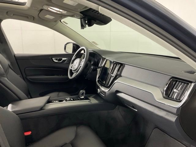 Certified 2025 Volvo XC60 B5 Plus image 31